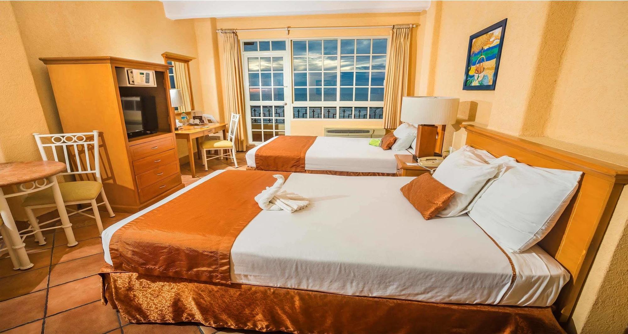 Best Western Posada Freeman Mazatlán Extérieur photo