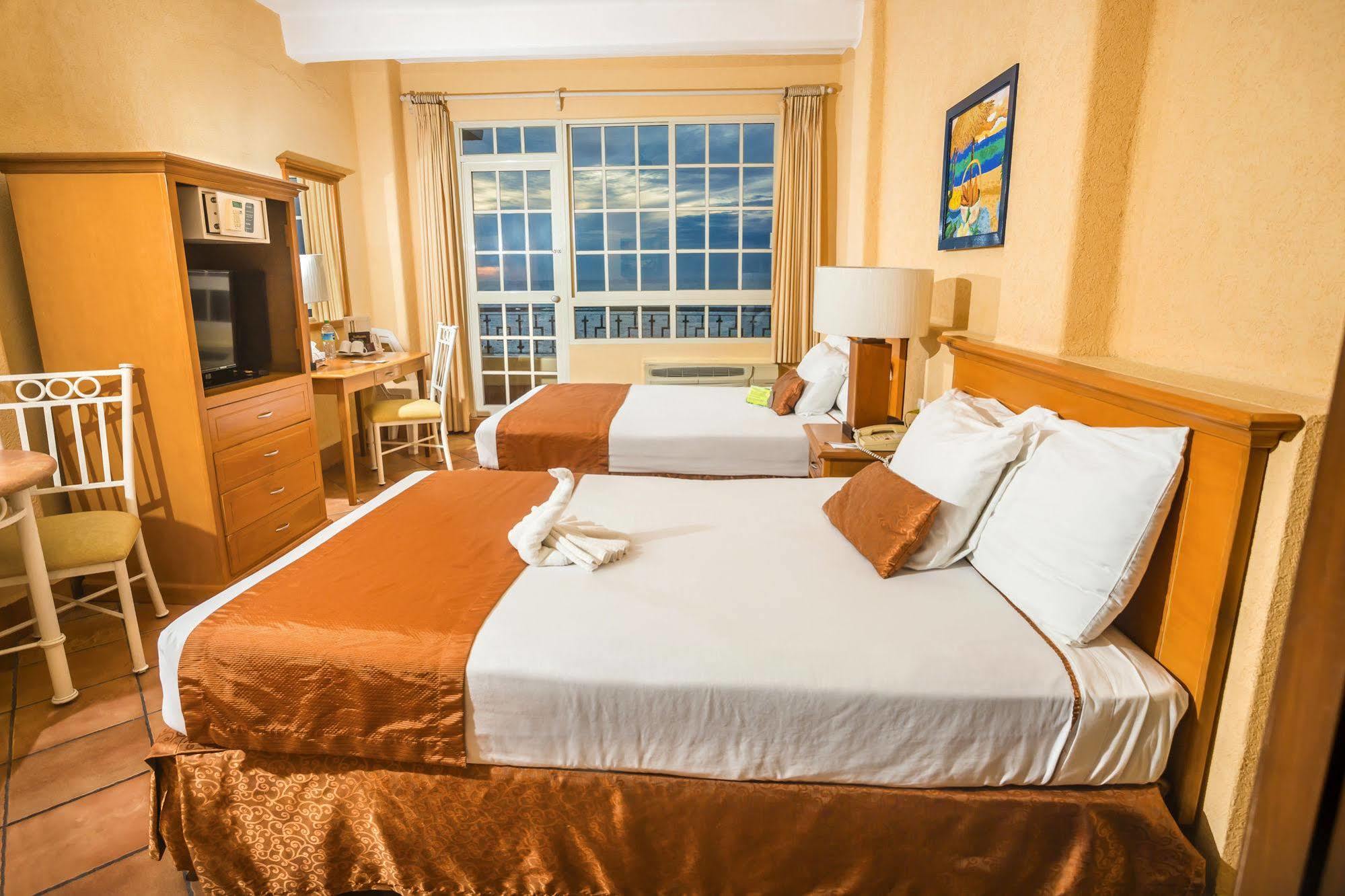 Best Western Posada Freeman Mazatlán Extérieur photo